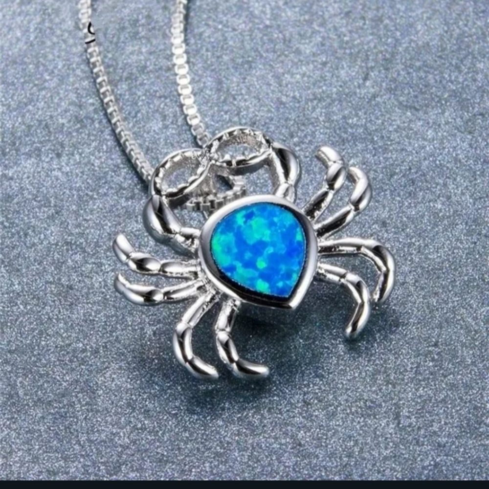 NWT Adorable Boho Blue Faux Opal Silver Crab Pendant Necklace!!